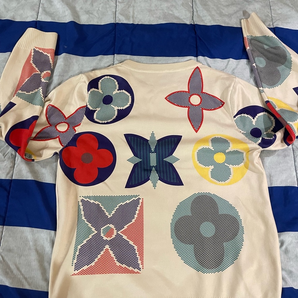Colorful Patterned Sweater - Picture 7 of 8
